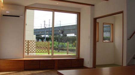 家族がつながるナチュラルな住まい