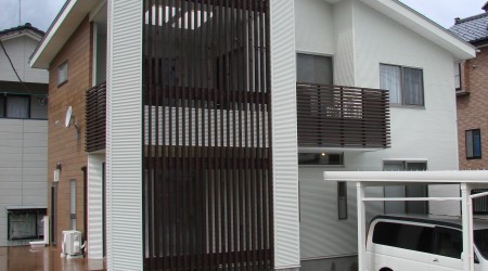 外部空間を取り込んだアウトドアリビングの家